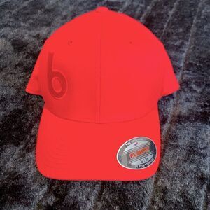 Structured Twill Cap Red "b" logo baseball cap brand new flex fit small medium